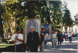 Procession with the Missionary Images, Bishop Roman Danylak and Dan Lynch through the streets of Mexico City.